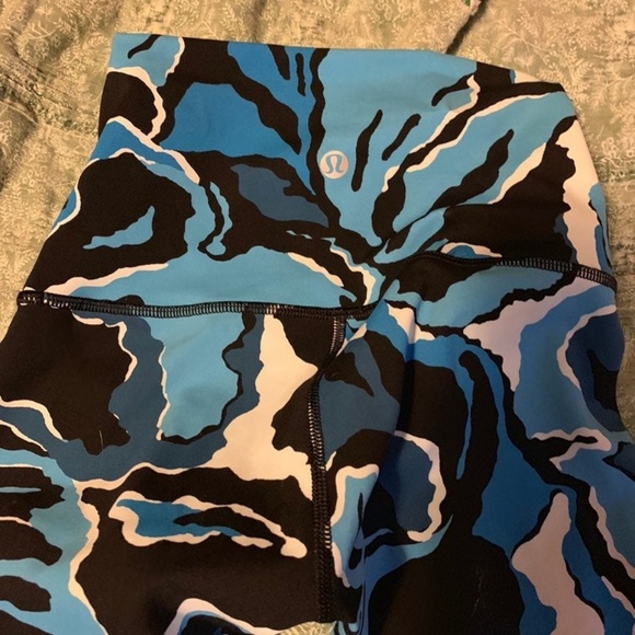 Lululemon wunder under - Picture 2 of 3